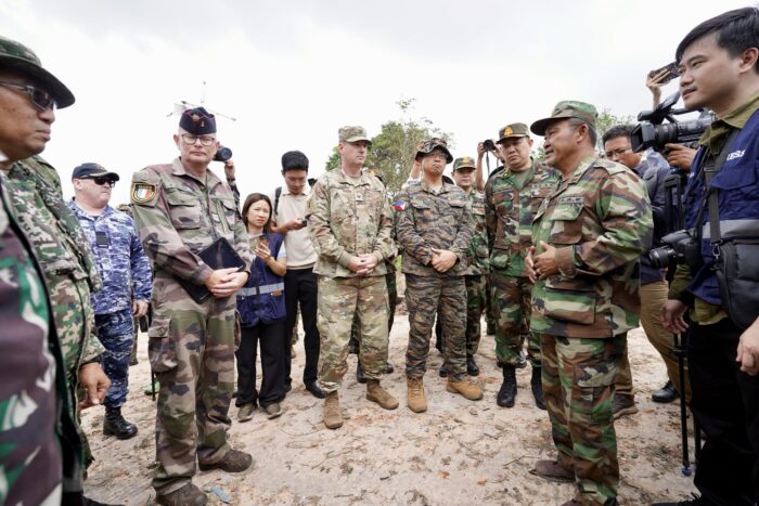 កងទ័ពកម្ពុជា នៅឈរយ៉ាងរឹងមាំជាមួយប្រជាជាតិខ្មែរនៅចុងសង្រ្គាម៥ថ្ងៃ